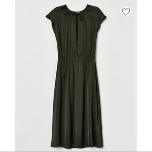 Emerald Forest Green Knee Length Satin Dress